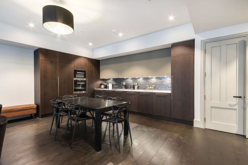 Property photo 3 of 12 Picture No. 01