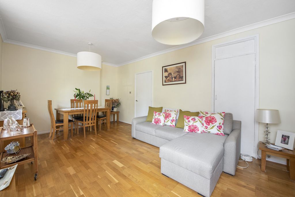 Property photo 2 of 11