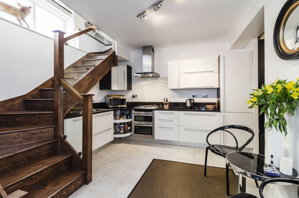 Property photo 2 of 10 Wenlock Street