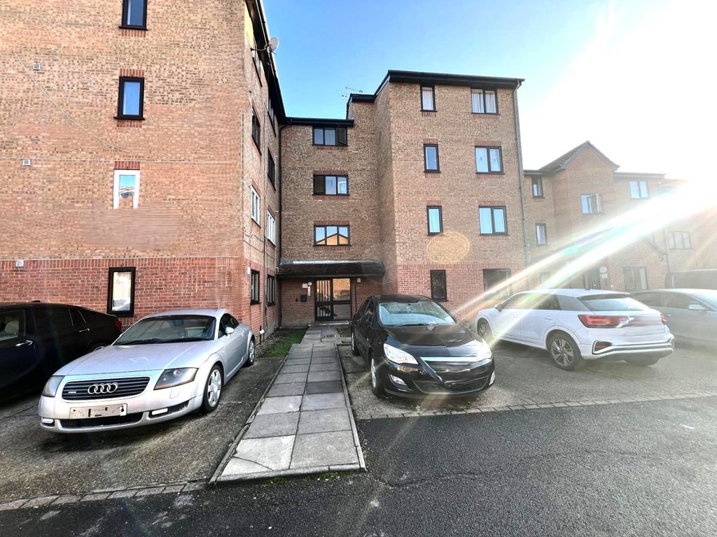 Property photo 1 of 10