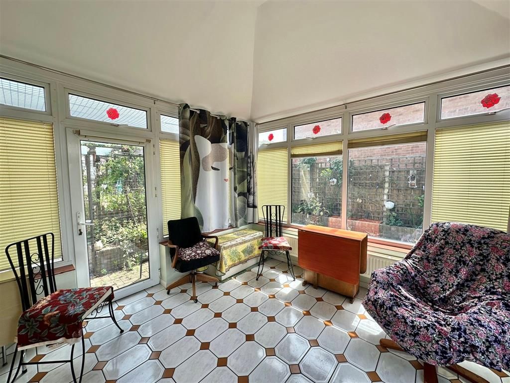 Property photo 1 of 10 Conservatory