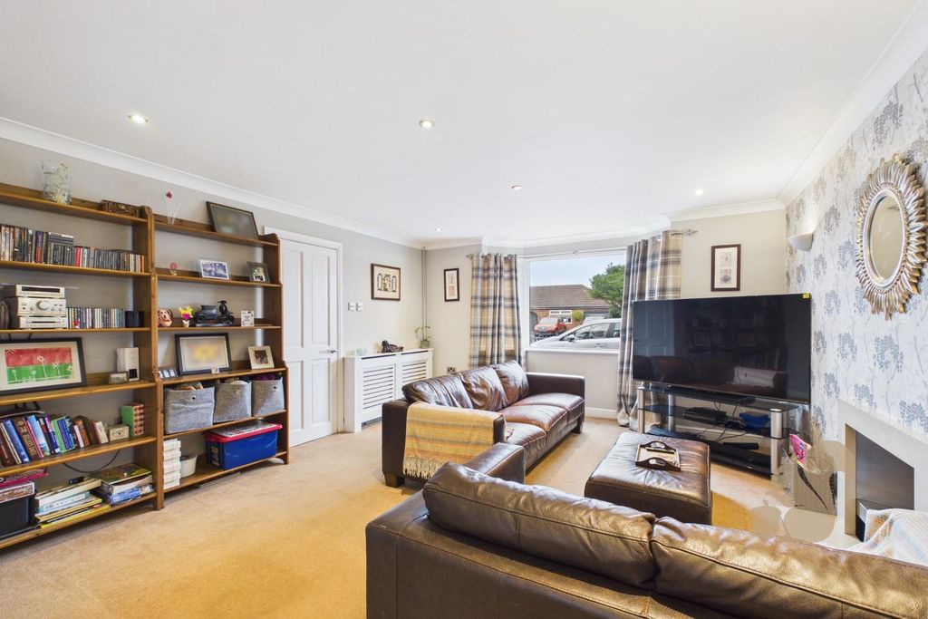 Property photo 3 of 28 Cam01659G0-Pr0725-Still013.Jpg