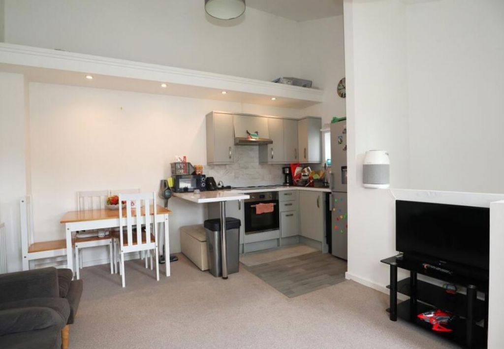 Property photo 2 of 6