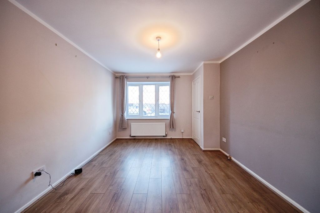 Property photo 2 of 12 Pbox-Img.Jpg