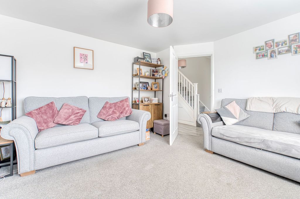 Property photo 3 of 18