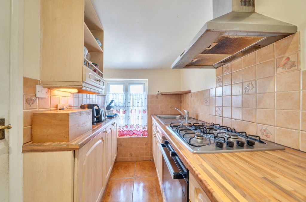 Property photo 3 of 18 1480727-7-6A31661...