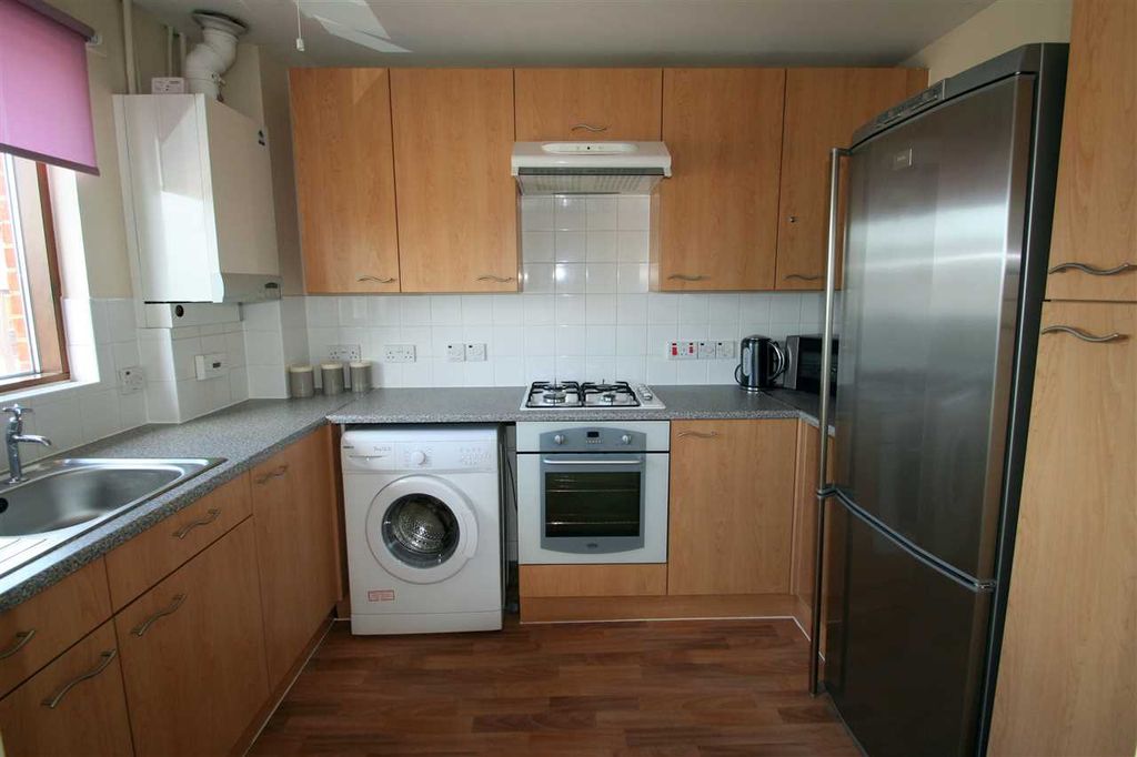 Property photo 3 of 5 Kitchen