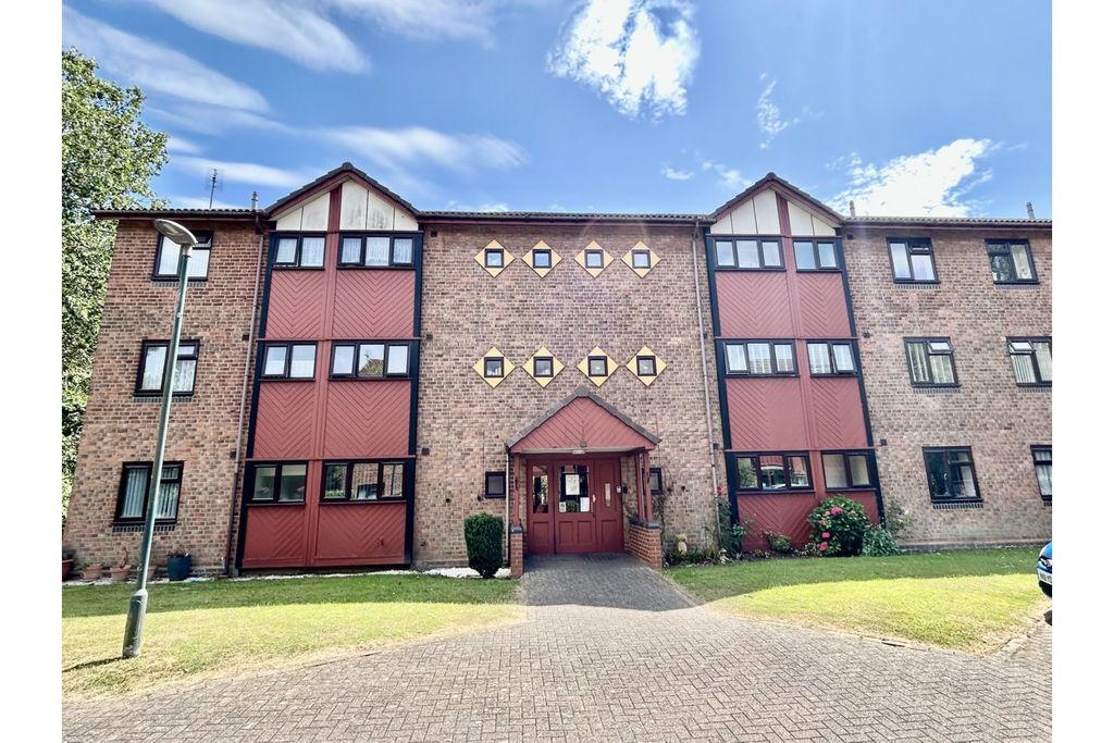 Property photo 1 of 12