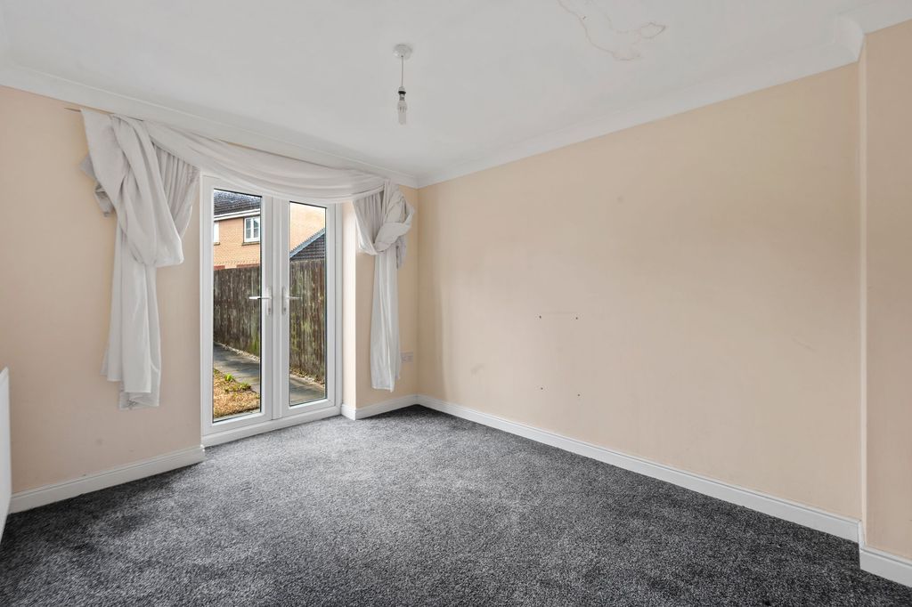 Property photo 2 of 26