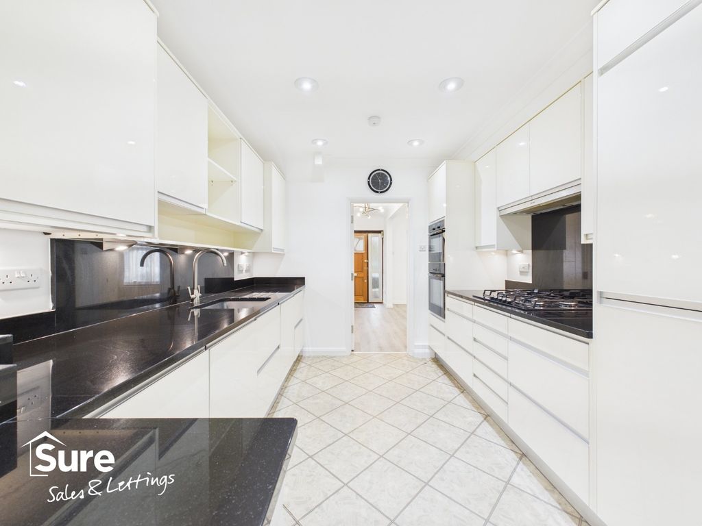 Property photo 3 of 28 1437873