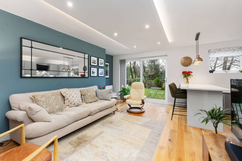 Property photo 3 of 19