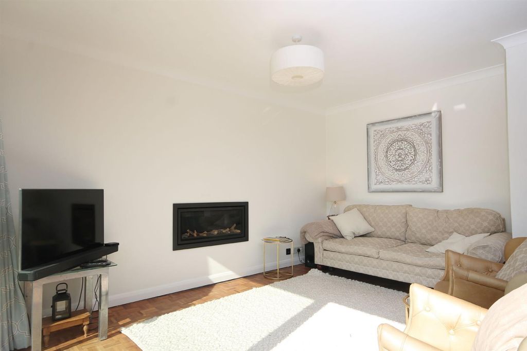Property photo 2 of 24