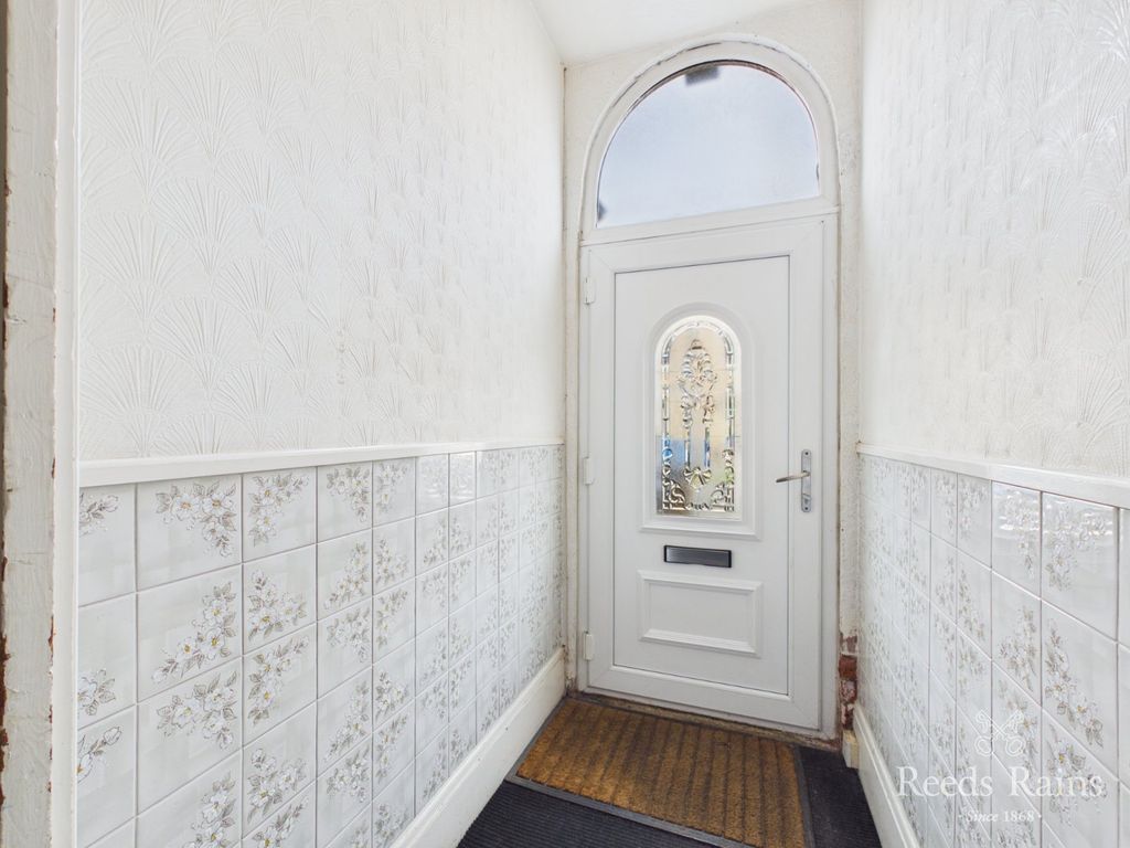 Property photo 2 of 22 Entrance Porch