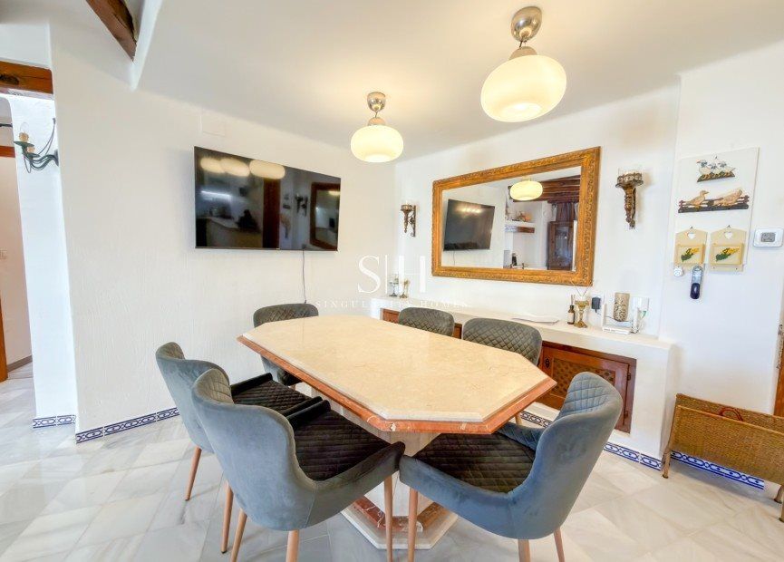 Property photo 3 of 45