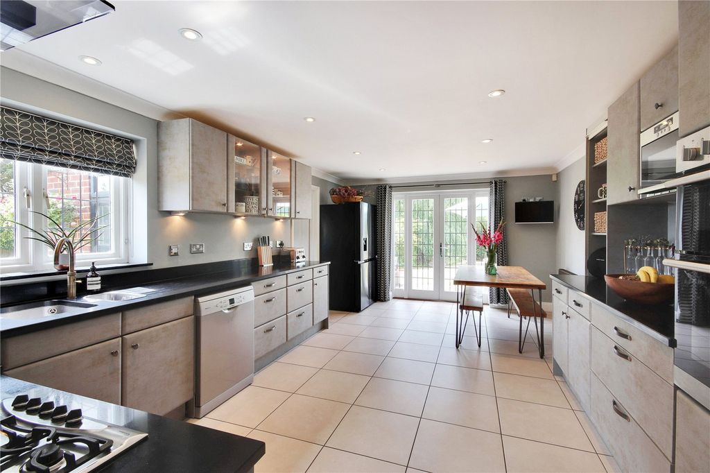 Property photo 2 of 13 Picture No. 04