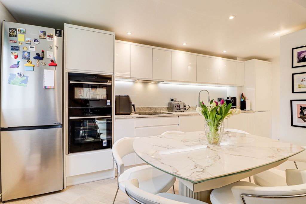 Property photo 3 of 11 Kitchen Area