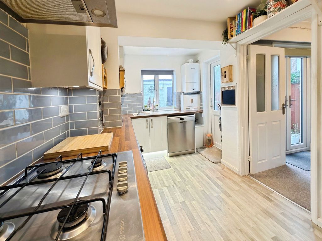 Property photo 2 of 17