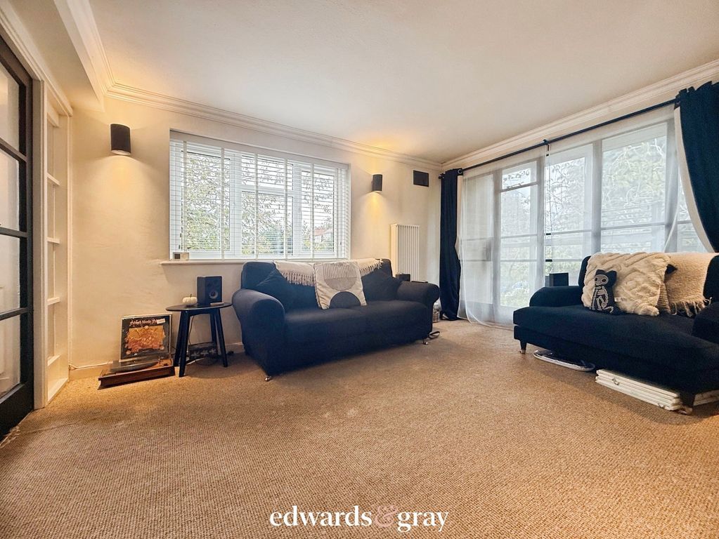 Property photo 3 of 11
