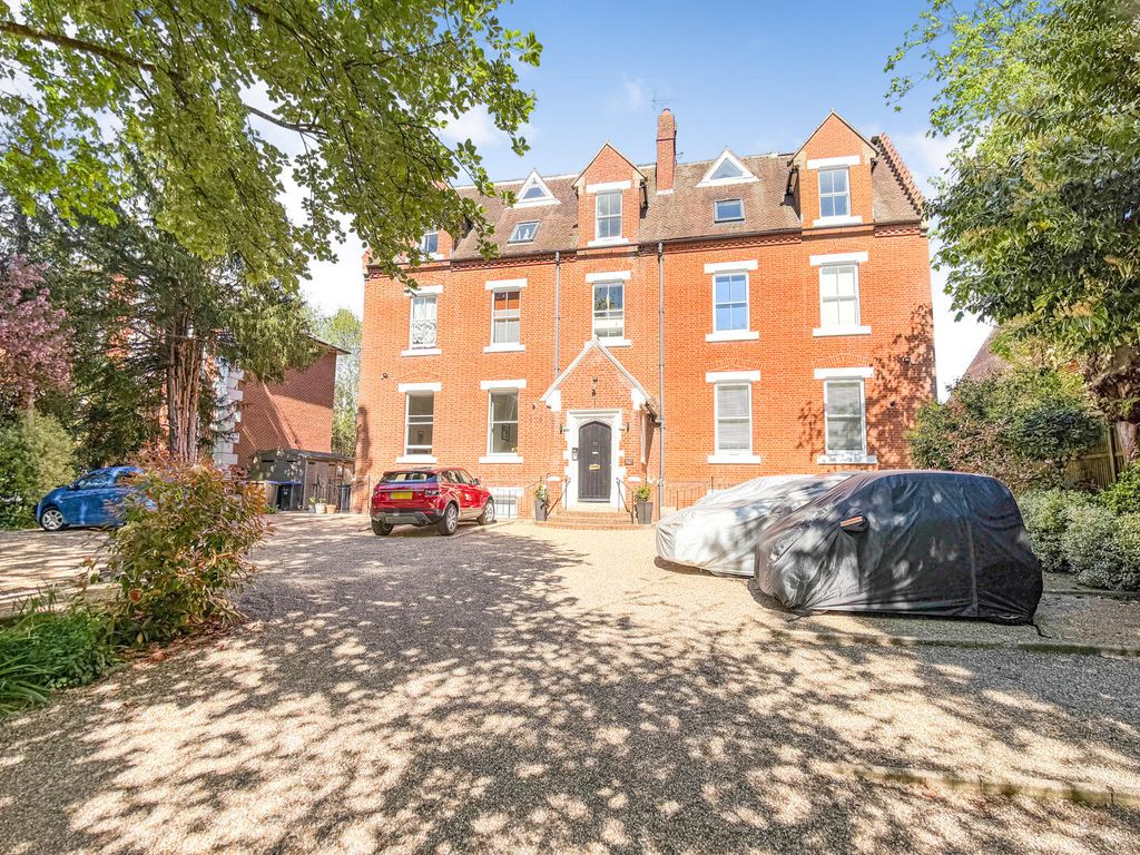 Property photo 1 of 12 Front (Exterior)