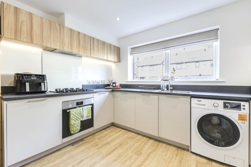 Property photo 3 of 17 Picture No. 24