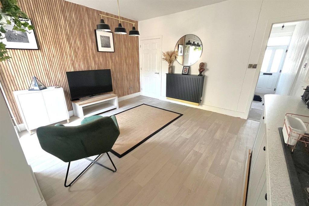 Property photo 3 of 12 4.Jpg