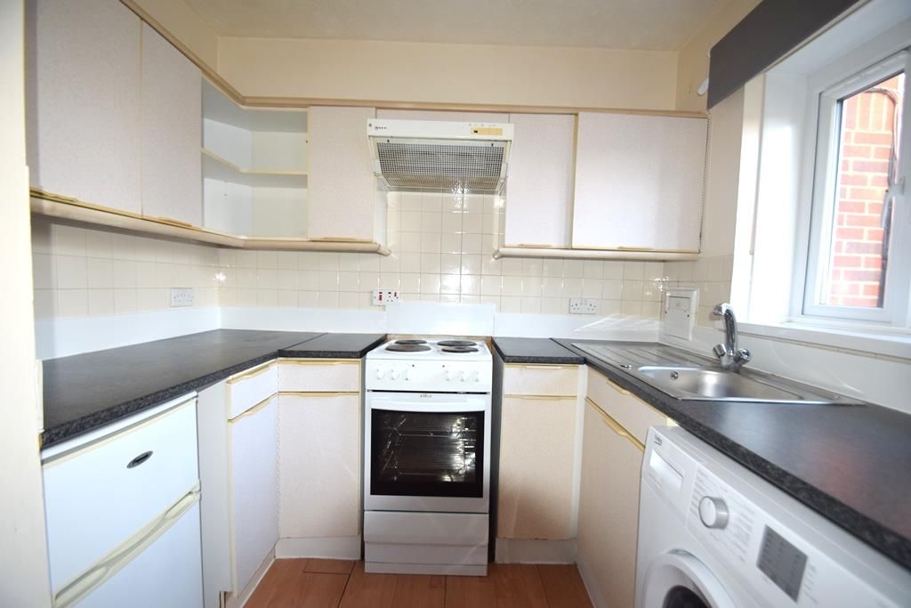 Property photo 3 of 5 Kitchen