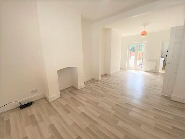 Property photo 2 of 12 19 Queens Road 6.Jpg