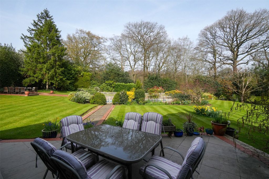 Property photo 2 of 20 Garden