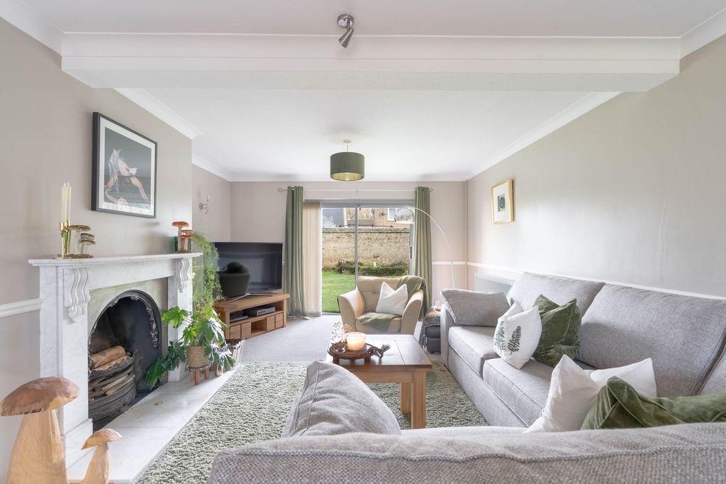 Property photo 2 of 20