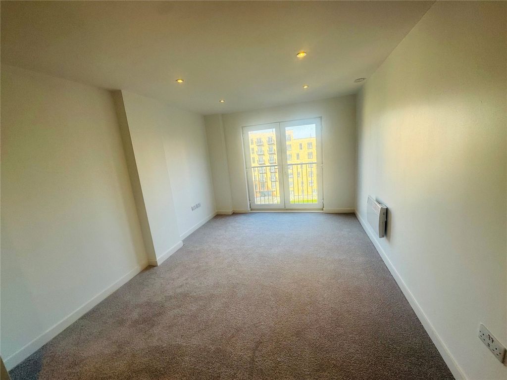 Property photo 3 of 7 Picture No. 06