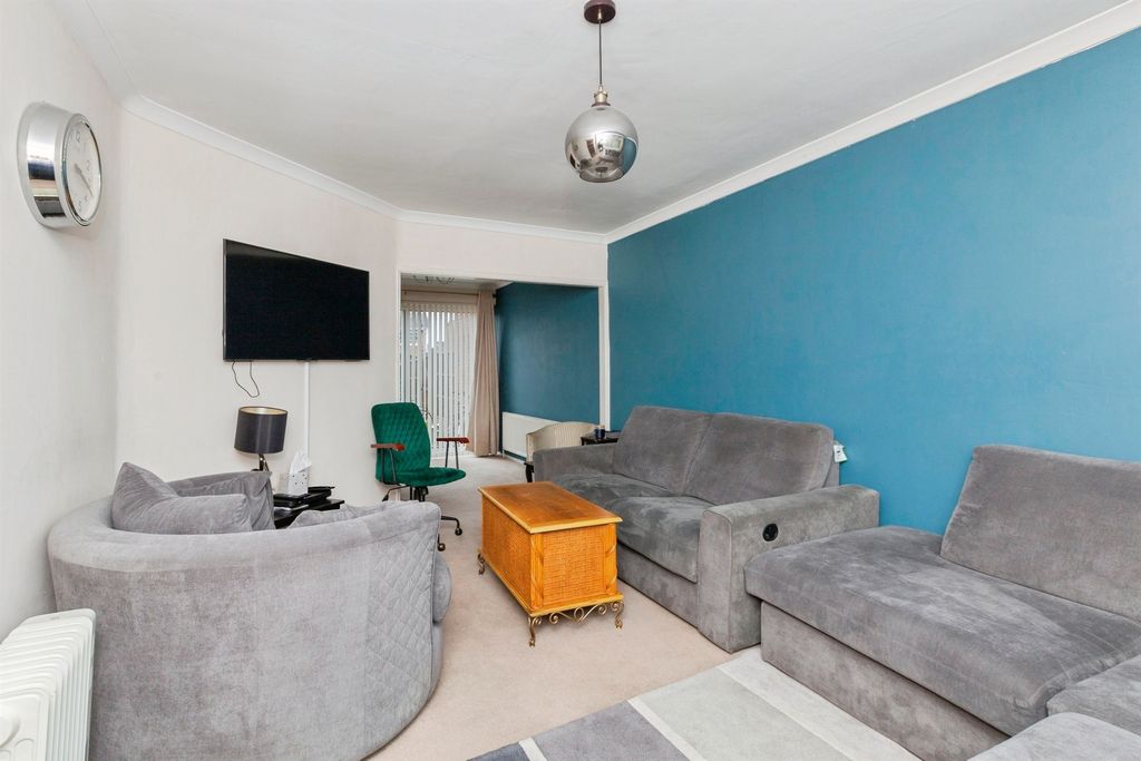 Property photo 2 of 16