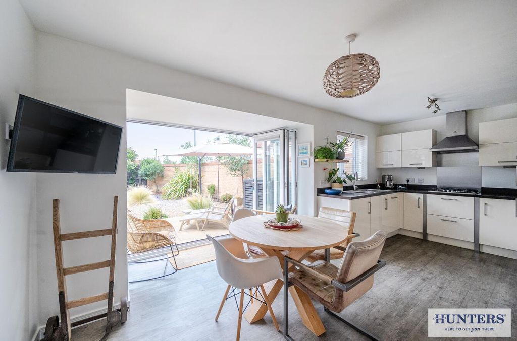 Property photo 3 of 26 B6E4E48F-A898-4F04-Ba7d-14c9B1Ef770d.Jpg