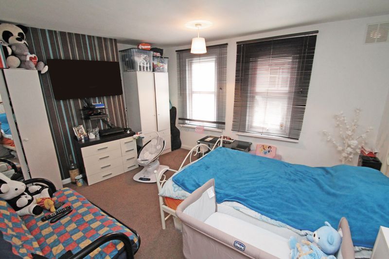 Property photo 3 of 6 Photo 6