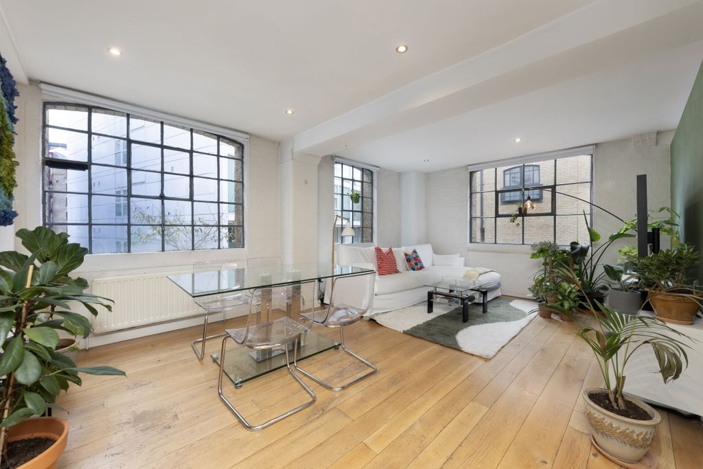 Property photo 2 of 15 Coriander Court 5 -1