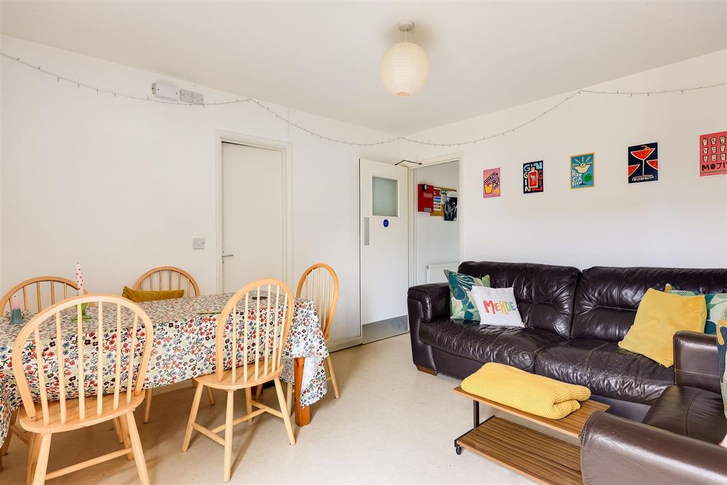 Property photo 3 of 29 Img (5).Jpg