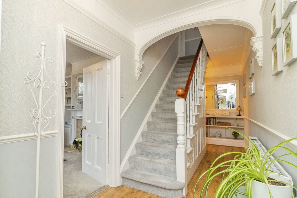 Property photo 2 of 47 Photo #2