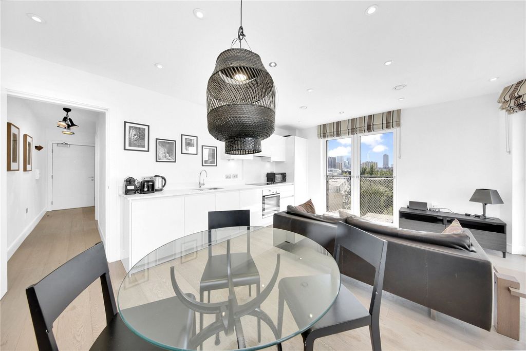 Property photo 2 of 13 Picture No. 14