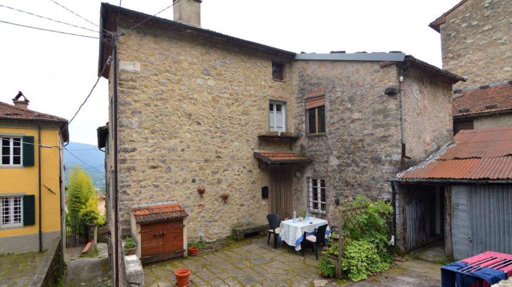 Property photo 2 of 13