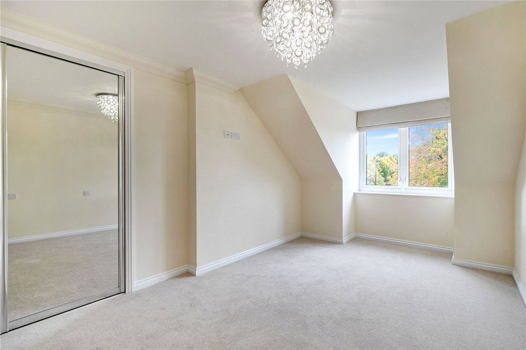 Property photo 1 of 14 Bedroom