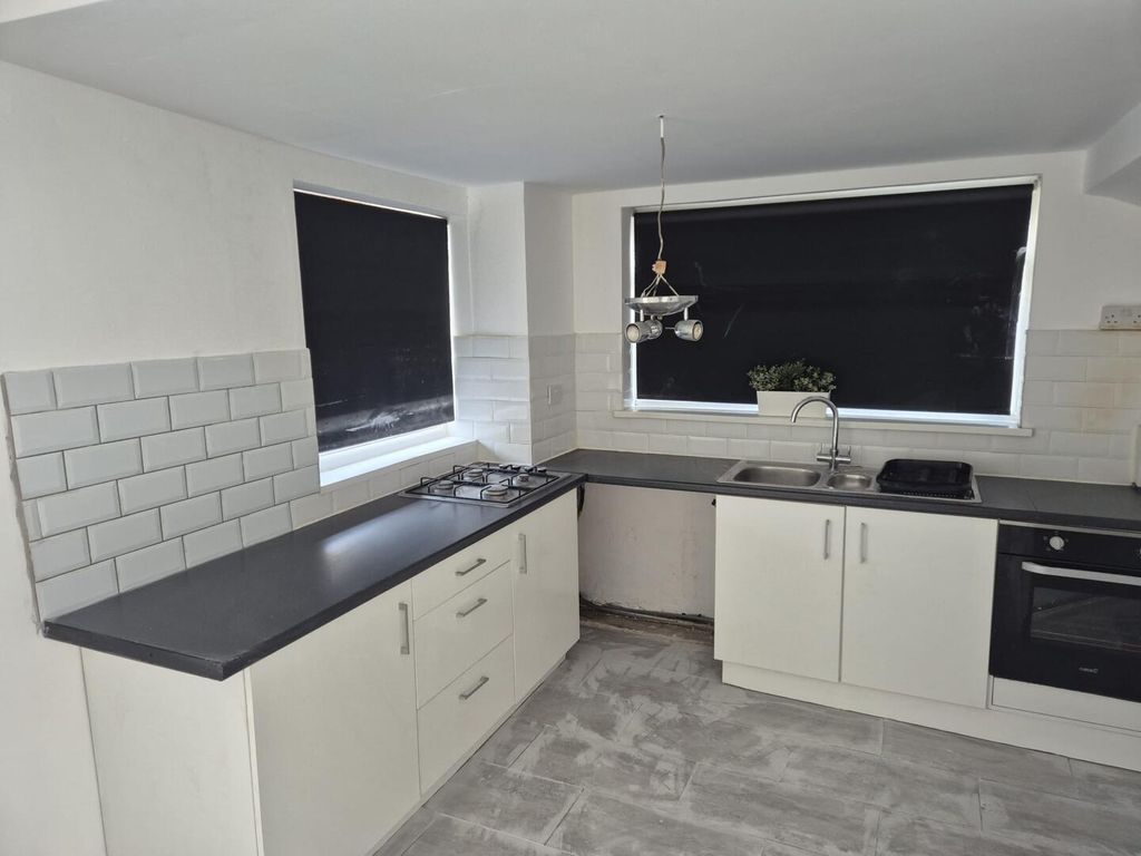 Property photo 2 of 4 Kitchen