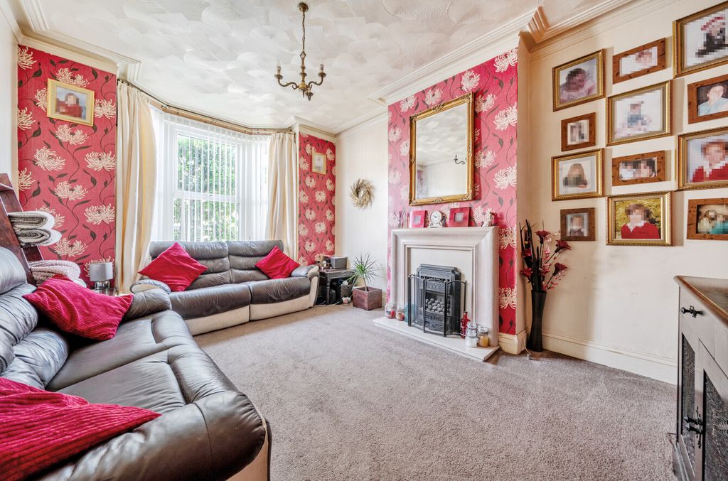 Property photo 2 of 15 1345093-3-68A8435...