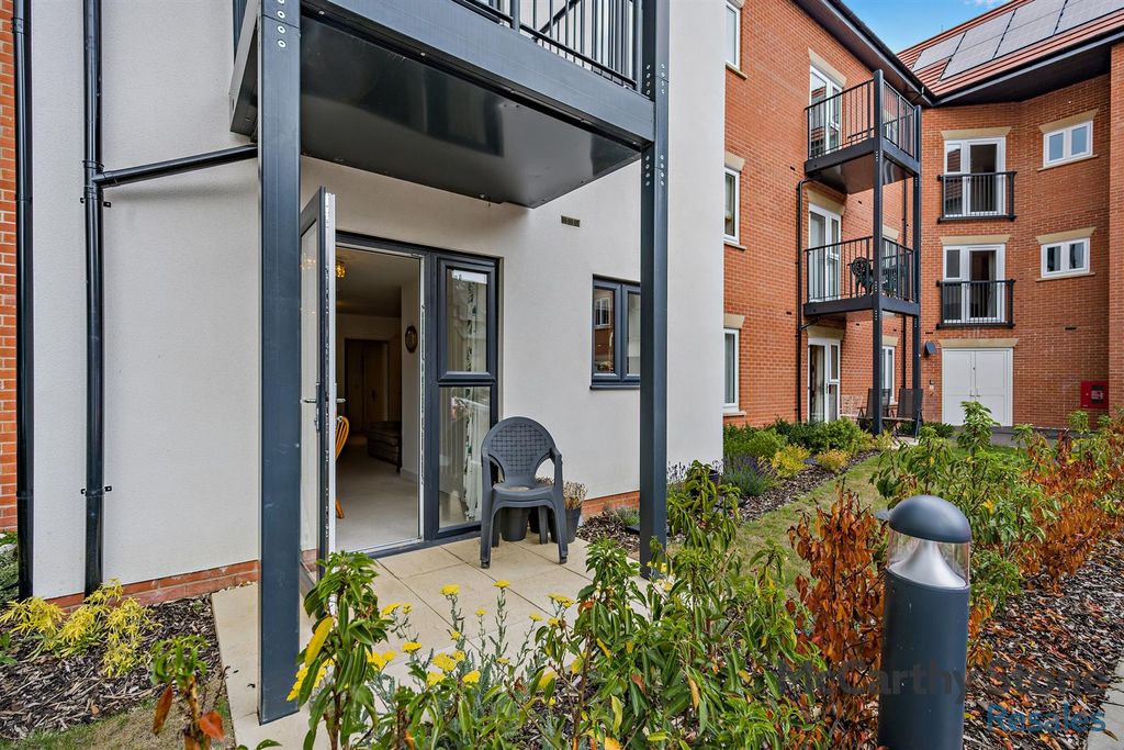 Property photo 1 of 33 8651694-Exterior01-800.Jpg