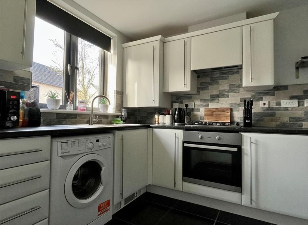 Property photo 2 of 8 E69Ff9E6-d2Be-4c46-997d-c7674A9900Bf.Jpg