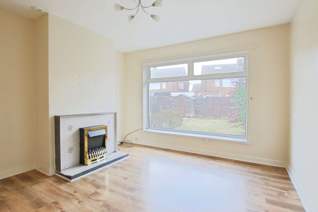 Property photo 3 of 8 4347217