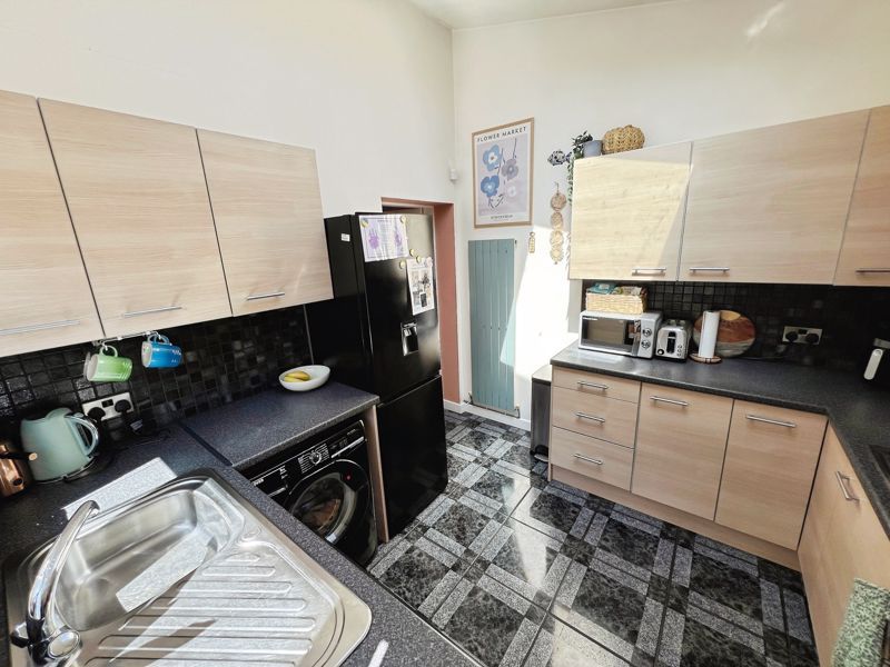 Property photo 3 of 14 Kitchen