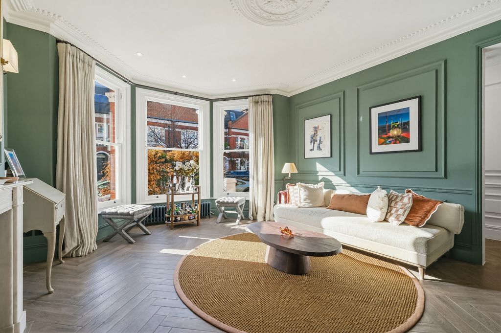 Property photo 2 of 19