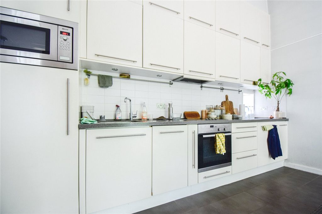 Property photo 3 of 9 Picture No. 06