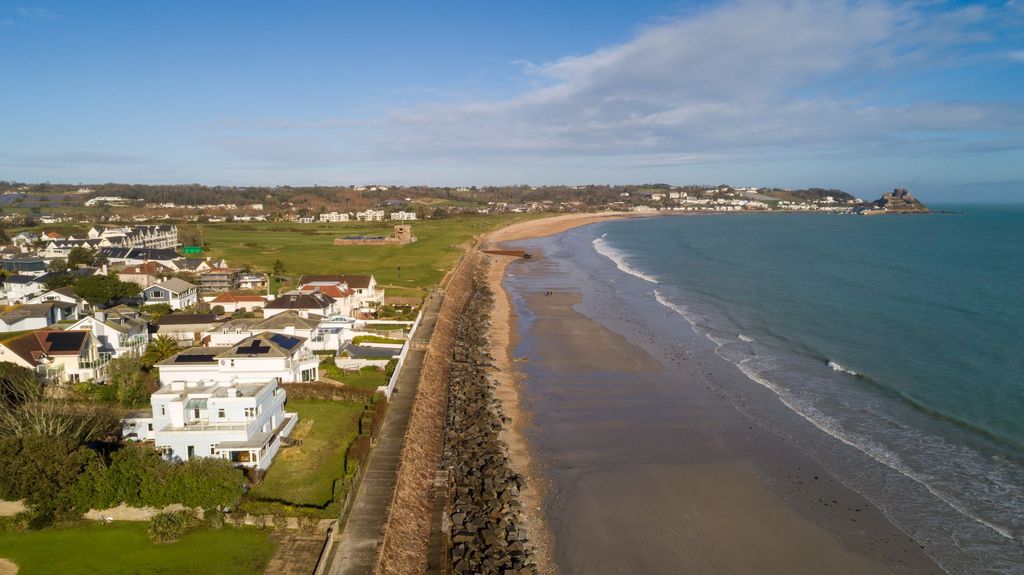 Property photo 1 of 47