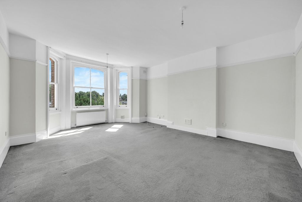 Property photo 2 of 14 4366782