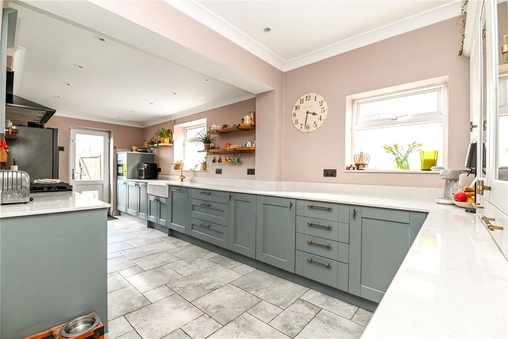 Property photo 2 of 21 Picture No. 04